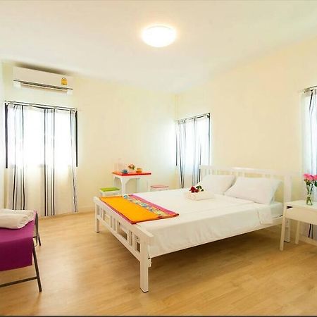 My Thai Hostel Бангкок Экстерьер фото