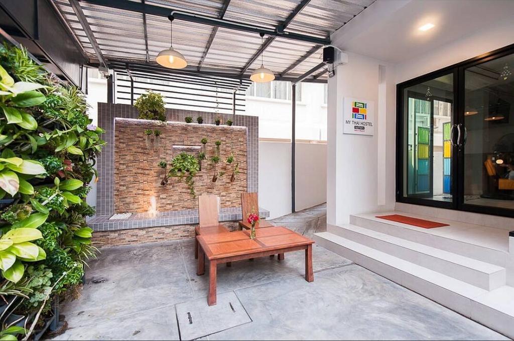 My Thai Hostel Бангкок Экстерьер фото