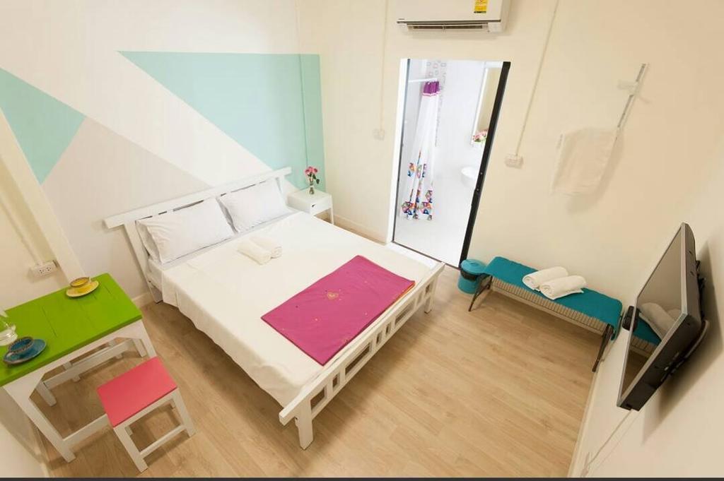 My Thai Hostel Бангкок Экстерьер фото