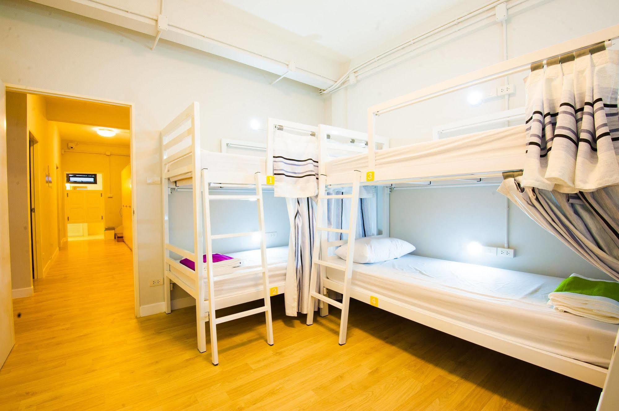 My Thai Hostel Бангкок Экстерьер фото