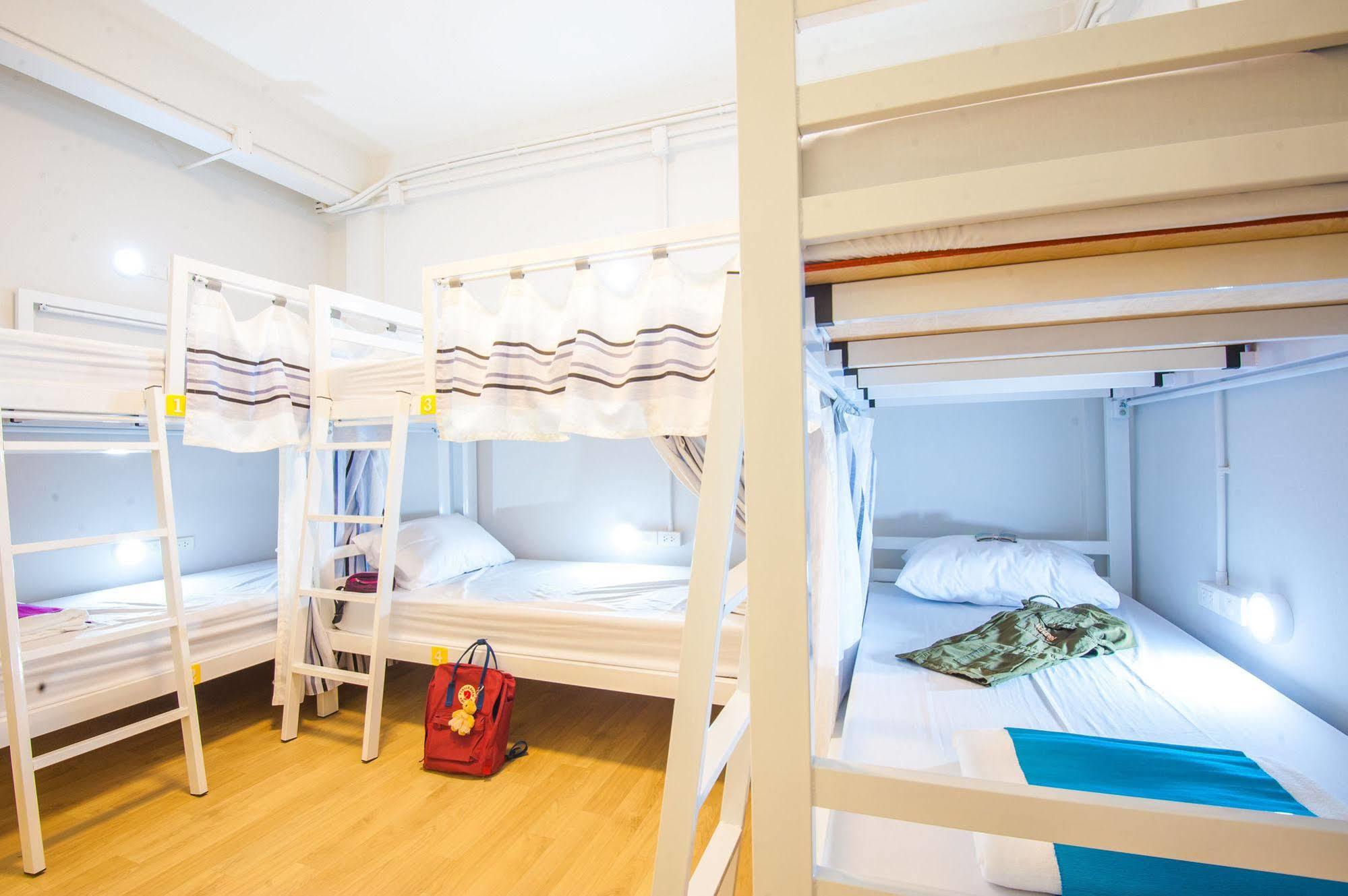 My Thai Hostel Бангкок Экстерьер фото