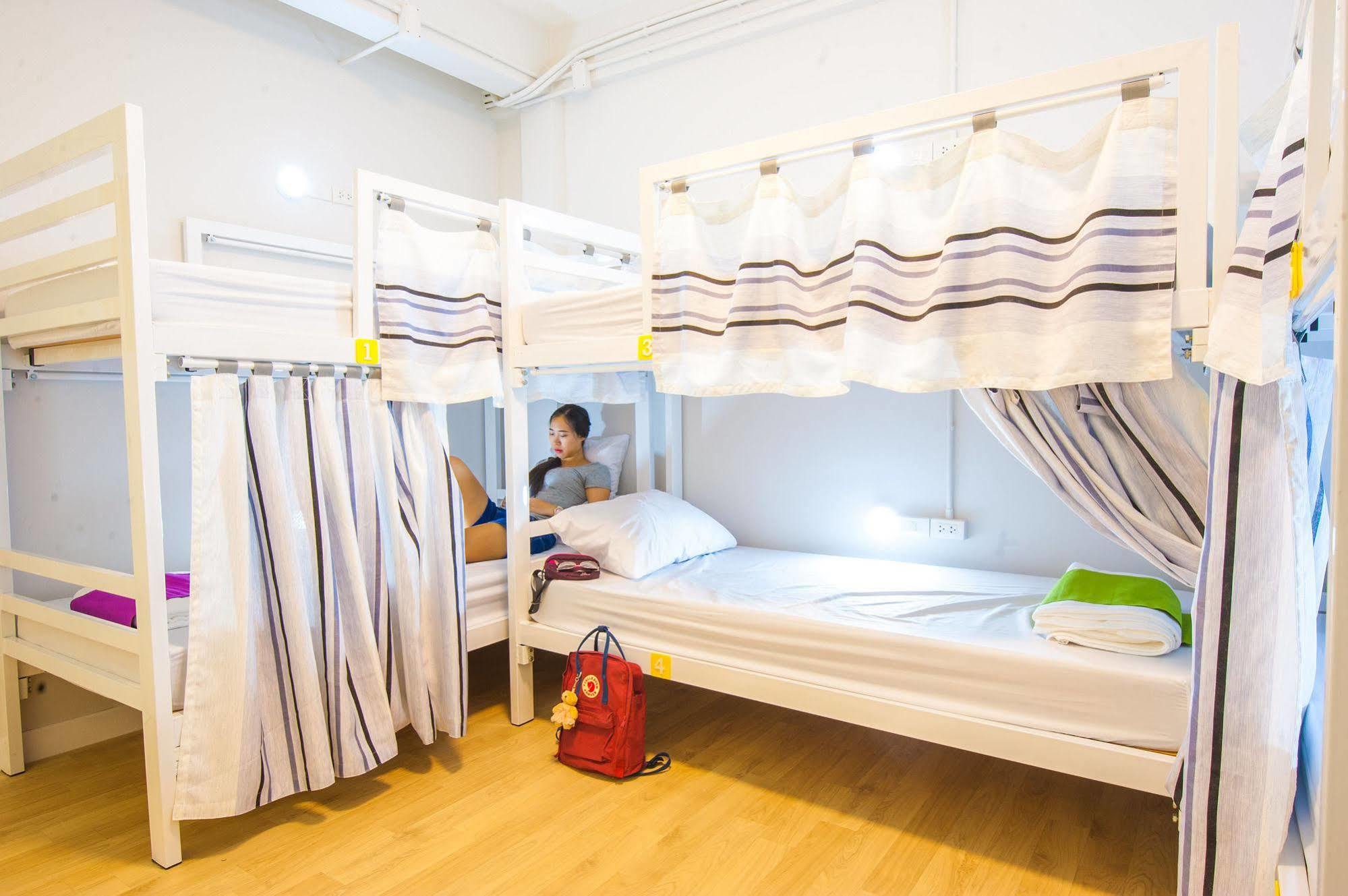 My Thai Hostel Бангкок Экстерьер фото